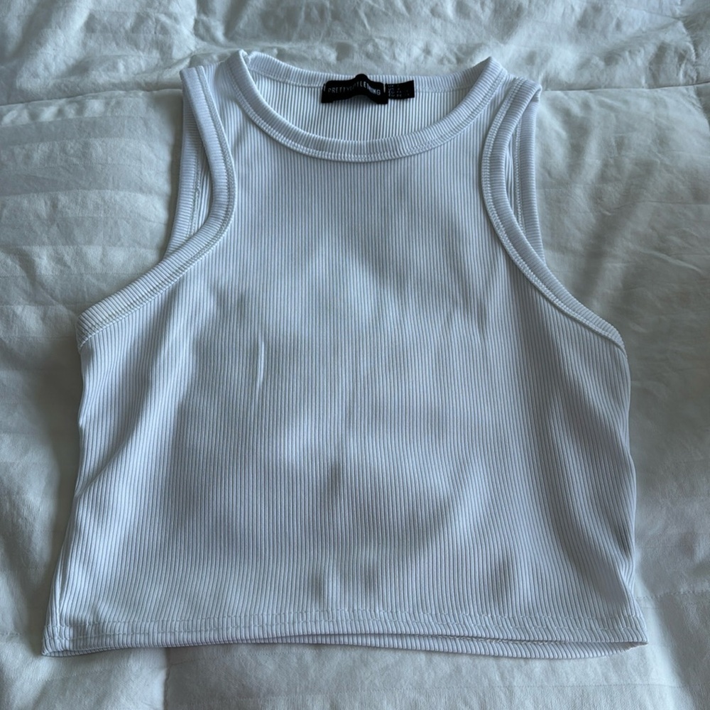 Pretty little thing crop top size US 4